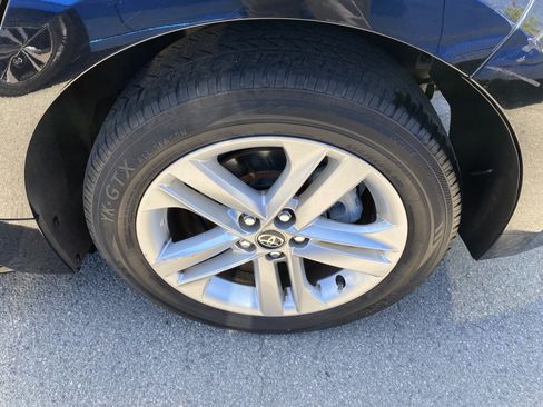 Used 2021 Toyota Corolla SE w/ Carpet Mat Package (TMS) FWD image 8