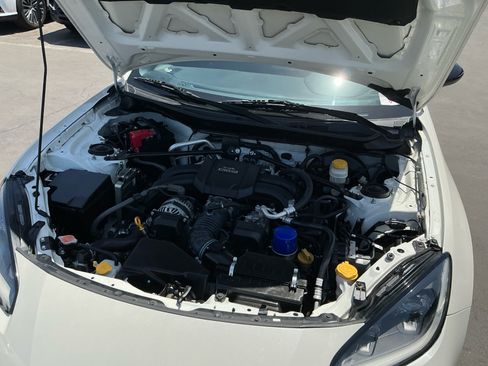 Used 2022 Toyota GR86 w/ ALL Weather Mat Package (TMS) RWD image 23