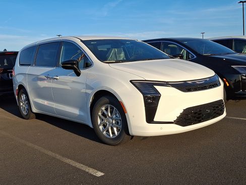 New 2027 Chrysler Pacifica Select FWD image 1