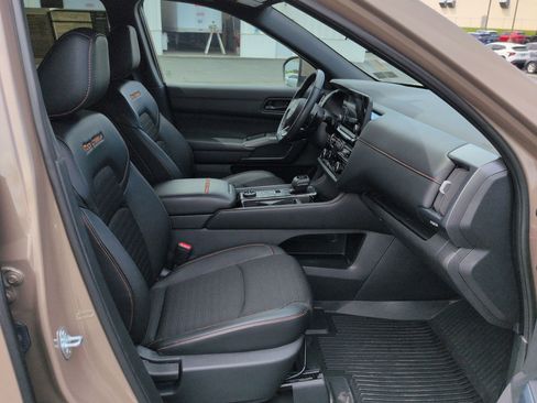 Used 2024 Nissan Pathfinder Rock Creek AWD/4WD image 27