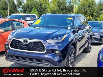 Used 2023 Toyota Highlander XLE