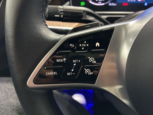 Used 2025 Mercedes-Benz C 300 4MATIC Sedan image 12