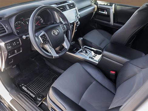 Used 2020 Toyota 4Runner SR5 Premium image 10