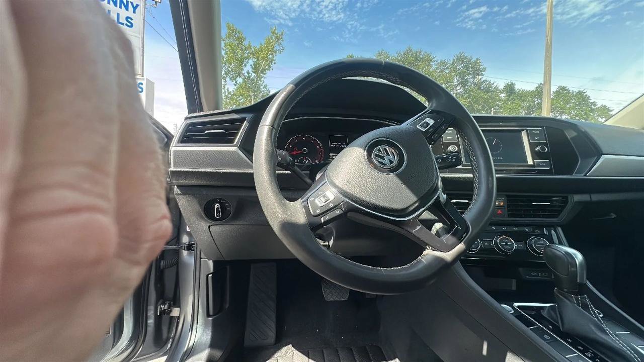 Used 2021 Volkswagen Jetta SE w/ SE Cold Weather Package FWD image 37
