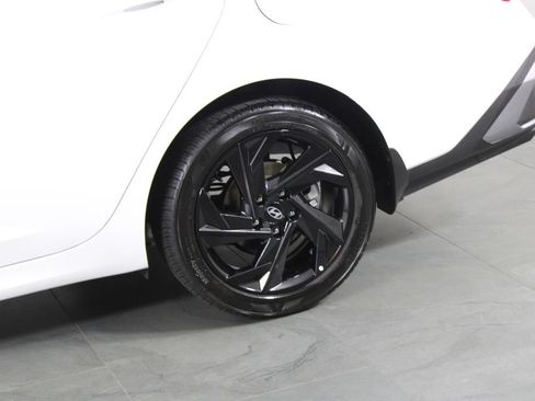 Certified 2026 Hyundai Elantra Sport FWD image 15