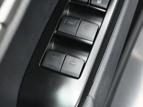 Used 2026 Toyota Camry SE AWD/4WD image 13