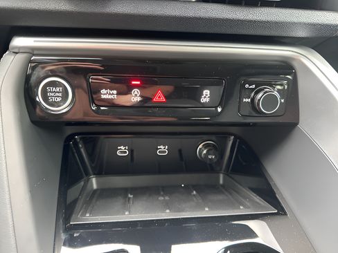 Used 2025 Audi Q5 Premium AWD/4WD image 26