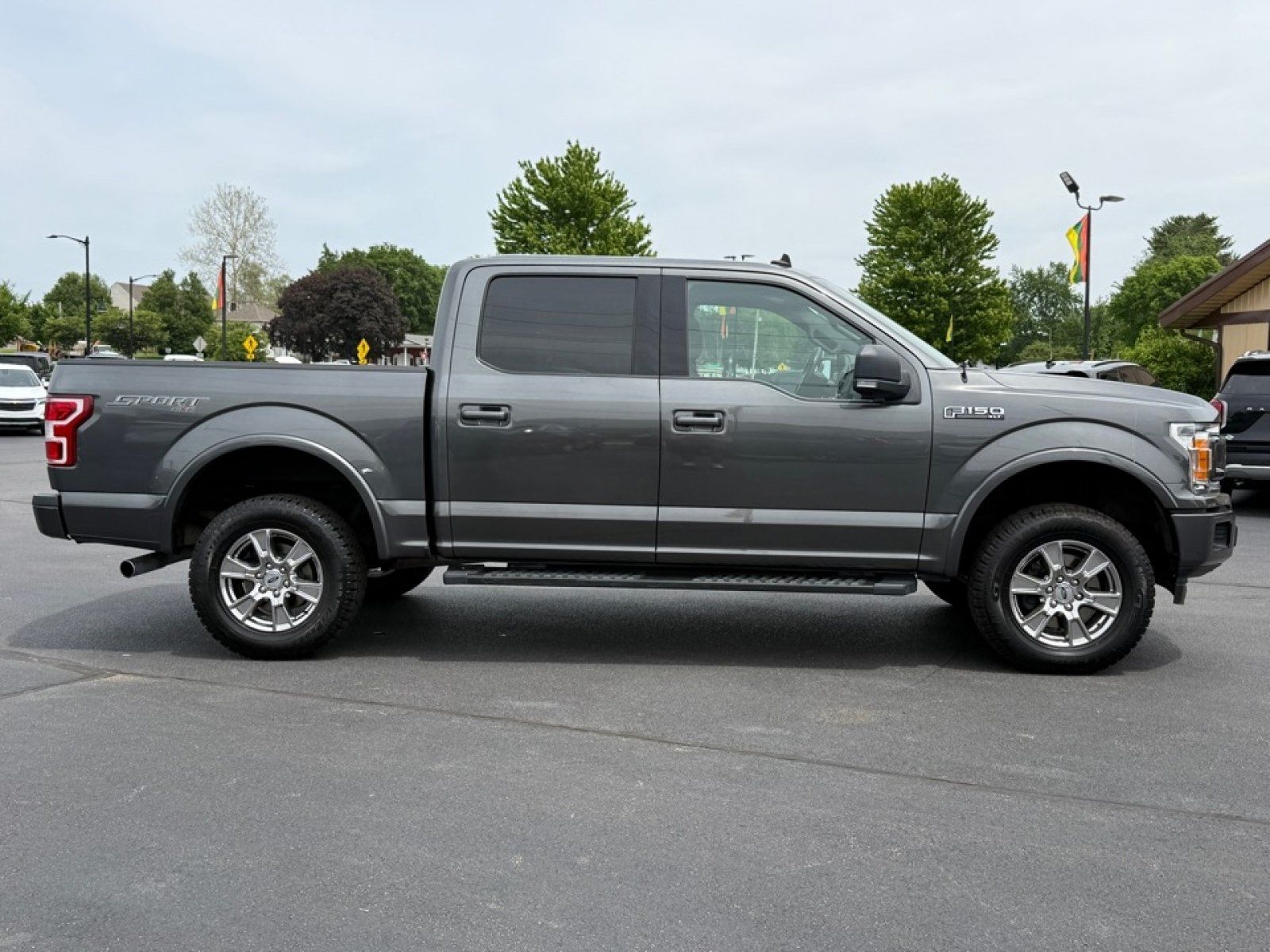 Used 2019 Ford F150 XLT w/ Equipment Group 302A Luxury AWD/4WD image 9