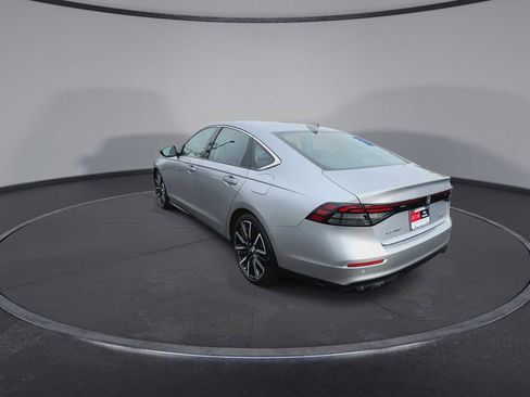 Used 2023 Honda Accord Touring image 6