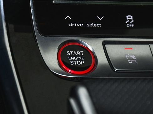 Used 2024 Audi SQ8 Premium Plus w/ Black Optic Package image 34