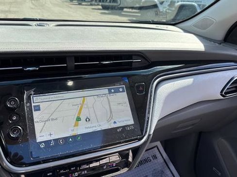 Used 2023 Chevrolet Bolt EUV Premier w/ Sun & Sound Package image 11