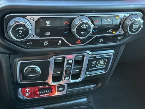 Used 2020 Jeep Wrangler Unlimited Rubicon AWD/4WD image 19