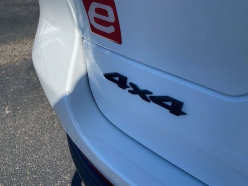 New 2025 Jeep Grand Cherokee Limited w/ Black Appearance Package image 39