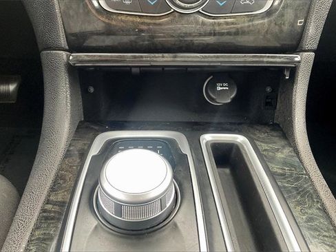 Used 2019 Chrysler 300 Limited image 31
