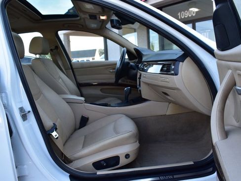 Used 2011 BMW 328i Sedan w/ Premium Pkg image 17
