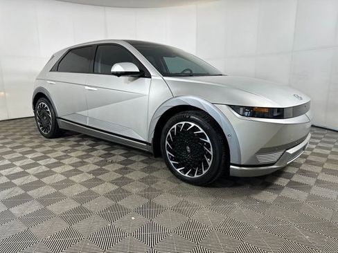 Used 2023 Hyundai Ioniq 5 Limited image 2