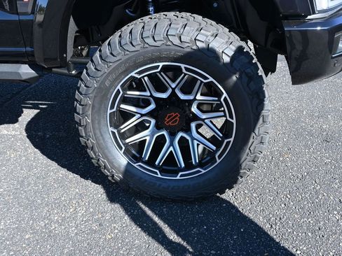 New 2026 Ford F250 Lariat w/ Black Appearance Package image 5