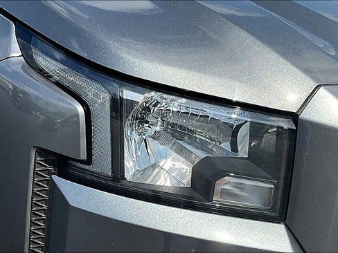 Used 2022 Nissan Frontier SV w/ Technology Package image 24