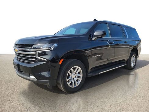 Used 2024 Chevrolet Suburban LT image 2
