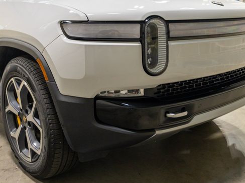 Used 2022 Rivian R1T Adventure AWD/4WD image 16