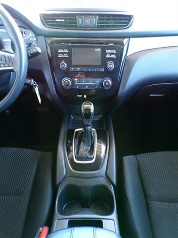 Used 2017 Nissan Rogue Sport S w/ S Appearance Package FWD image 32