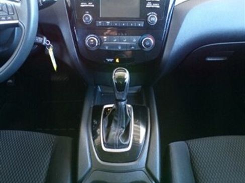 Used 2017 Nissan Rogue Sport S w/ S Appearance Package FWD image 32