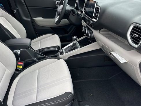 New 2025 Hyundai Venue SEL image 12