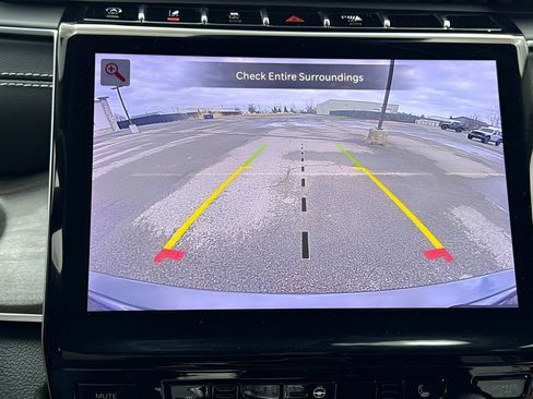 Used 2023 Jeep Grand Cherokee Limited w/ MOPAR Finishing Package image 18