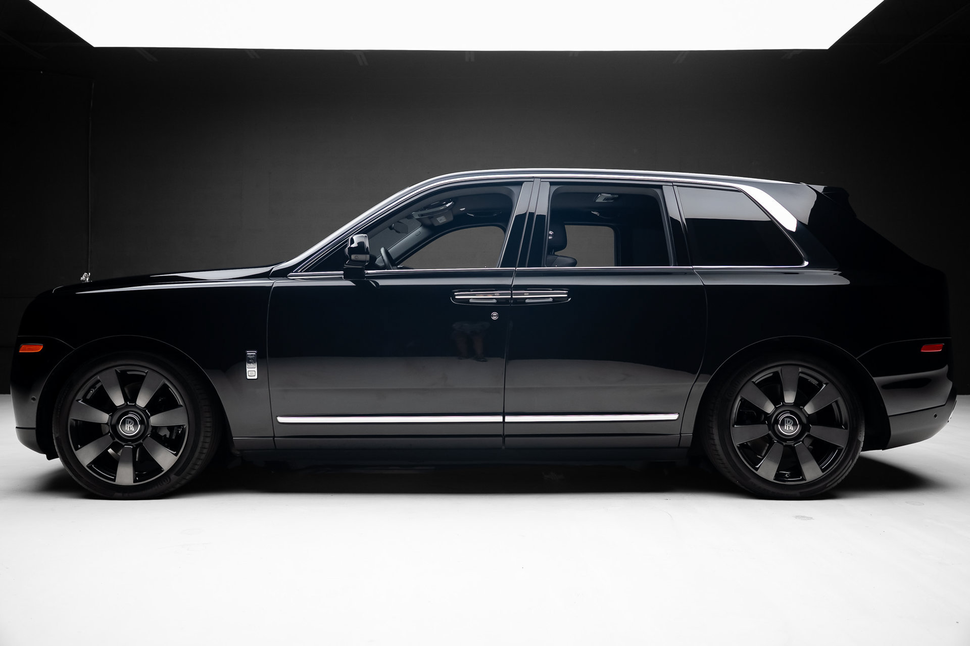 Used 2022 Rolls-Royce Cullinan w/ Technology Package AWD/4WD image 18