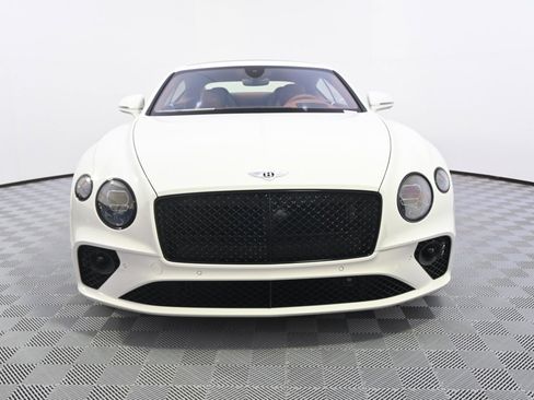 Used 2024 Bentley Continental GT image 10