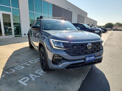 New 2026 Volkswagen Atlas Cross Sport SEL R-Line image 1