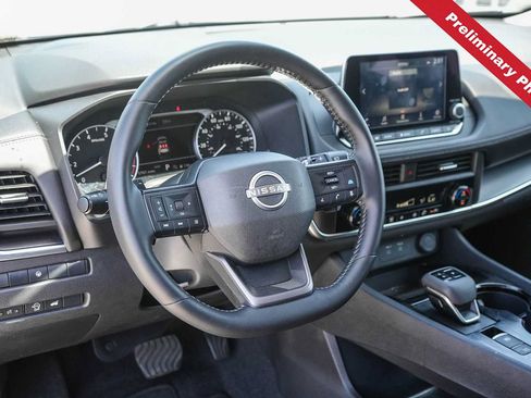 Used 2025 Nissan Rogue SV AWD/4WD image 14