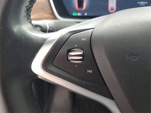 Used 2018 Tesla Model X 100D image 26