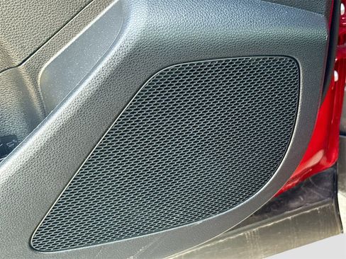 Used 2024 Toyota Corolla Cross XLE image 19