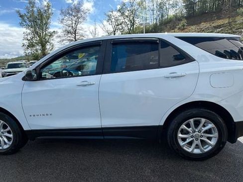Used 2020 Chevrolet Equinox LS w/ LS Convenience Package AWD/4WD image 7