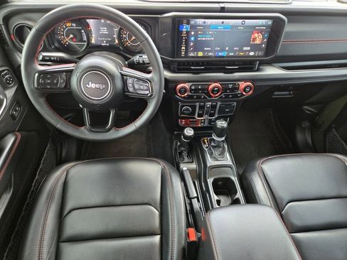 Used 2024 Jeep Wrangler Rubicon w/ Technology Group AWD/4WD image 11