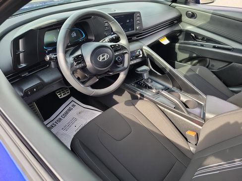 Certified 2025 Hyundai Elantra Sport image 5