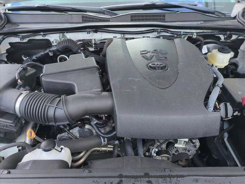 Certified 2022 Toyota Tacoma SR5 RWD image 21