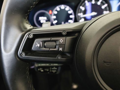 Used 2020 Porsche 911 Carrera 4S image 32