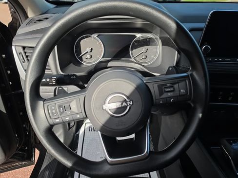 Used 2024 Nissan Rogue S AWD/4WD image 14