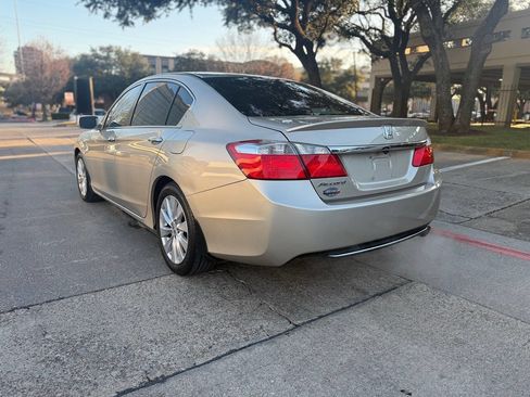 Used 2014 Honda Accord EX image 4