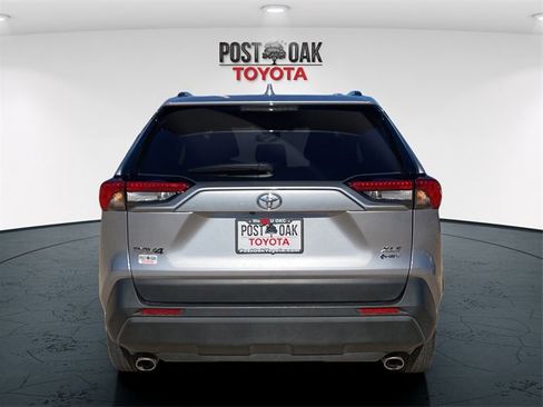 Used 2025 Toyota RAV4 XLE image 6