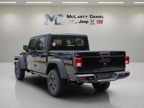 New 2025 Jeep Gladiator Sport image 4