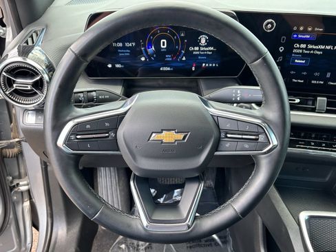 Used 2025 Chevrolet Equinox LT FWD image 18