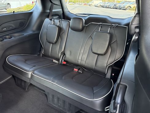 Certified 2022 Chrysler Pacifica Limited w/ Uconnect Theater Family Group image 33