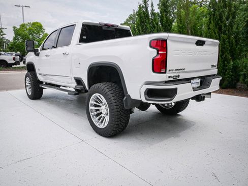 Used 2024 Chevrolet Silverado 3500 High Country w/ Technology Package AWD/4WD image 8