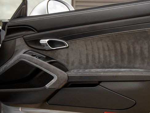 Certified 2016 Porsche 911 GT3 RWD image 35