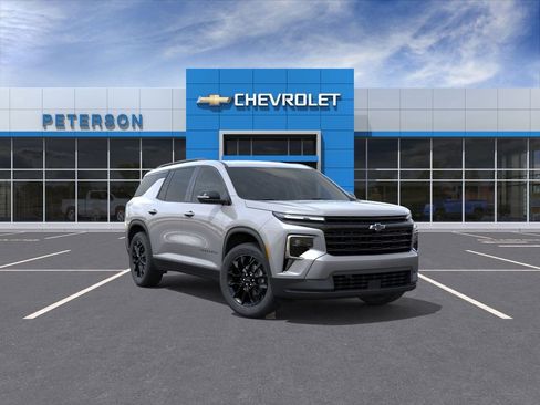New 2026 Chevrolet Traverse LT image 1