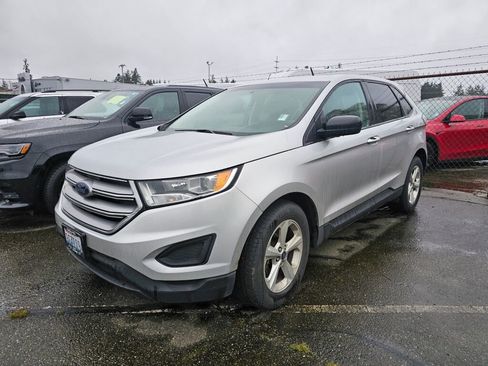 Used 2017 Ford Edge SE image 3