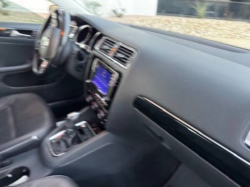 Used 2017 Volkswagen Jetta SEL image 22